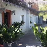 Teapot House Nocleg ze śniadaniem 3*