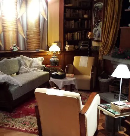 Bed & Breakfast Teapot House