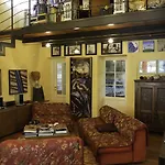 Teapot House 3*