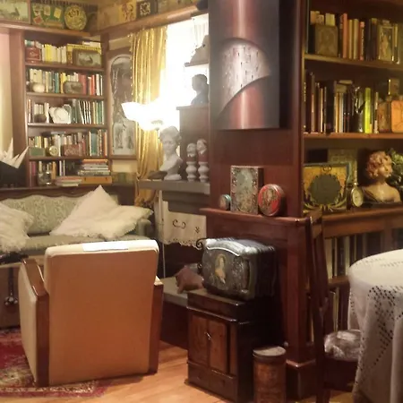 Bed & Breakfast Teapot House