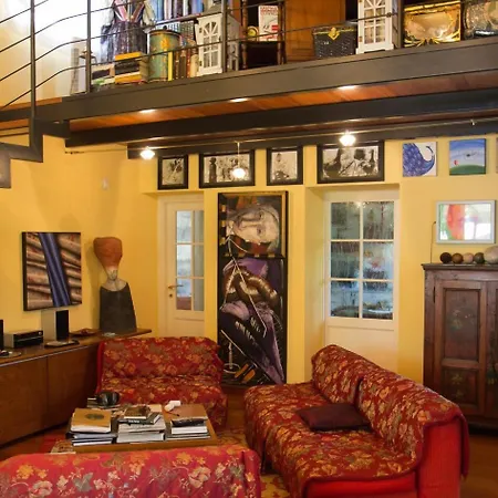 Bed & Breakfast Teapot House 3*