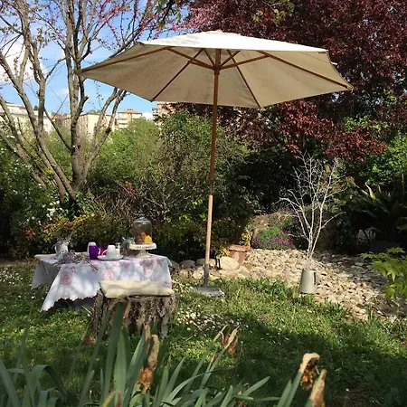 Teapot House 3* פרוג'ה