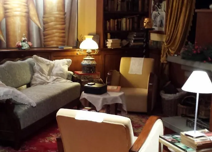 Bed & Breakfast Teapot House