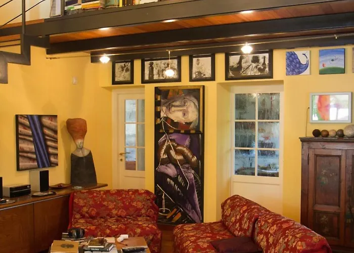 Bed & Breakfast Teapot House 3*