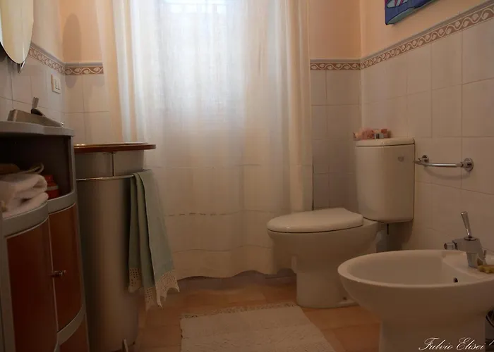 Bed & Breakfast Teapot House 3*